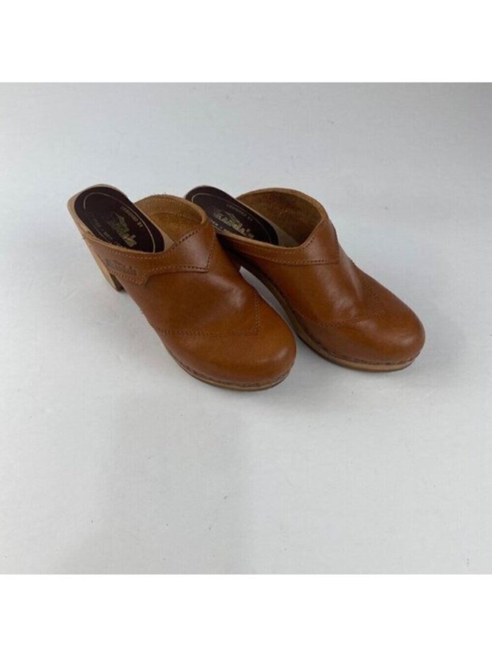 Designed by Skandals sandals women’s brown Leather  size 36  shoes used